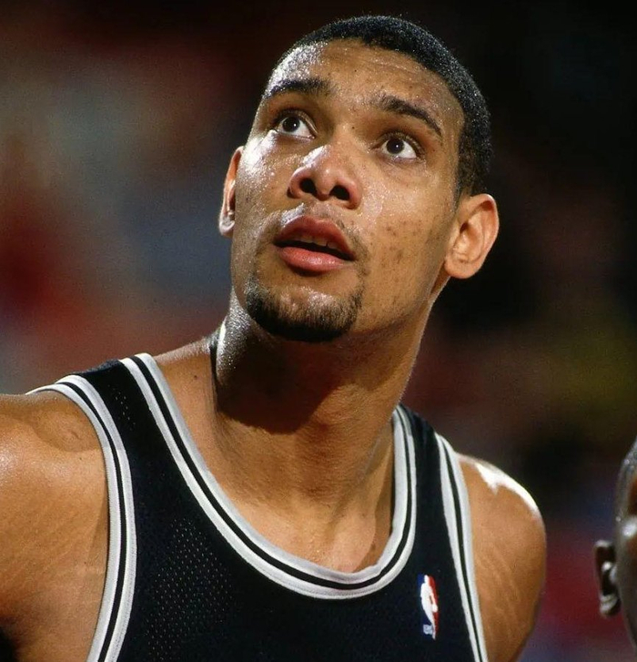 前教练：莱奥小时候的天赋只有C罗能与之相比（昔日教练：莱奥少时天赋唯有C罗可比）