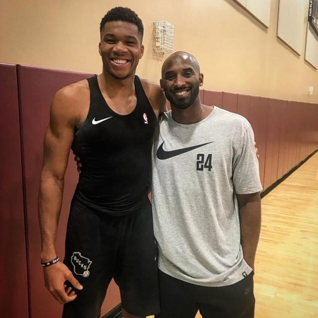 弗兰-加西亚连吃2黄被罚下，阿隆索怒吼：别XXX开玩笑了（弗兰-加西亚两黄变一红遭逐，阿隆索怒吼：别再XXX开玩笑！）