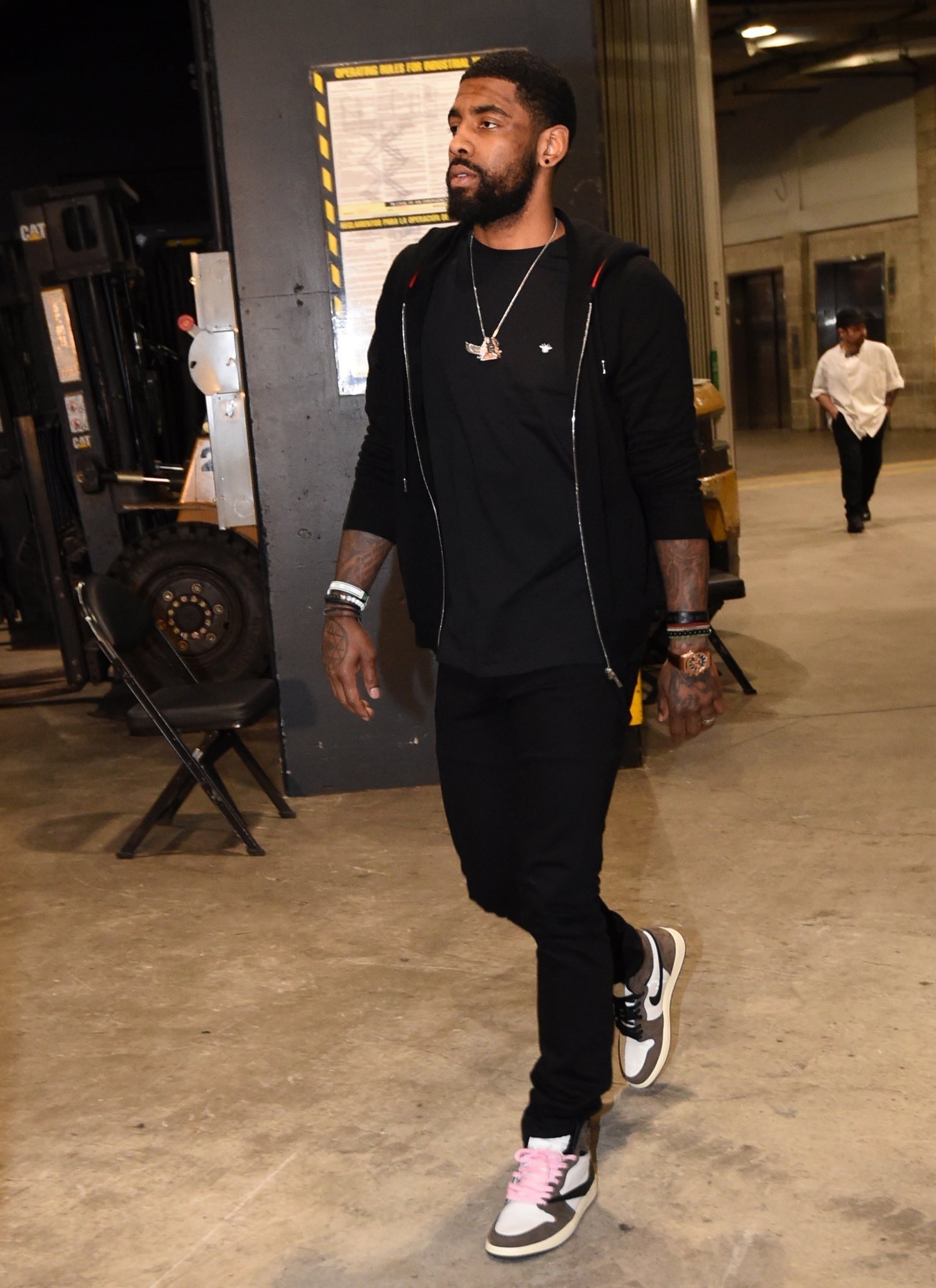 国际雪联世界杯：谷爱凌逆转夺得赛季首个世界杯分站赛冠军（谷爱凌逆转称冠，拿下本赛季首个国际雪联世界杯分站冠军）