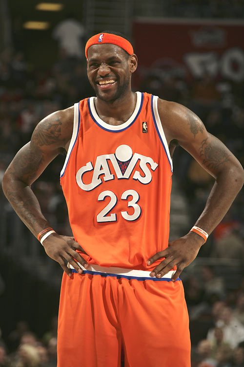 荷兰队表现亮眼，范德贝克伤愈缺阵，其天赋与拼搏受认可。（荷兰队发挥出色，范德贝克康复仍未出场，天赋与拼劲获认可）