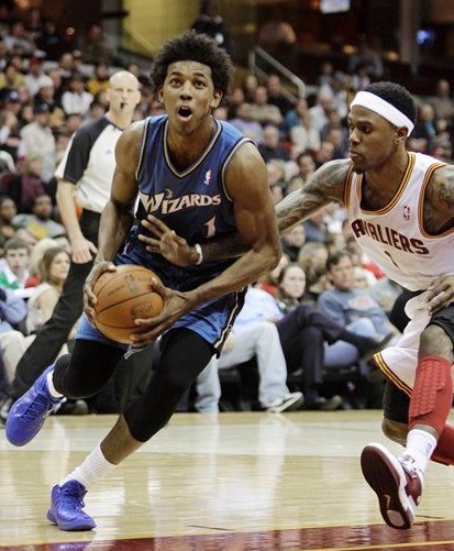 对杜达已4连胜！林昀儒两局落后5分均完成逆转 男单八强第一席出炉（对阵杜达豪取四连胜！林昀儒两局均在落后5分时逆转，率先锁定男单八强席位）