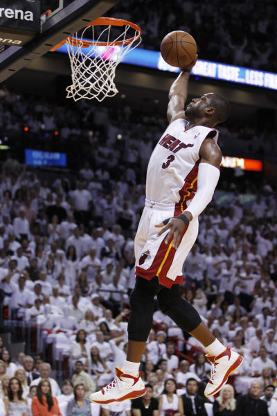 博主：下赛季无缘英博的拉布亚德今日回到基地，将参与训练（博主称：无缘下赛季英博的拉布亚德今返基地参加训练）