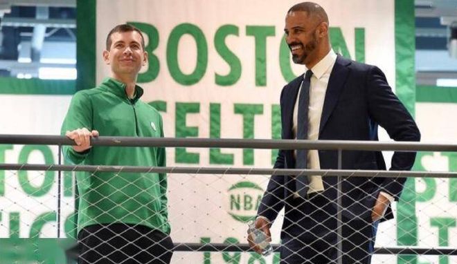 莫雷托：罗马已经问价科林蒂安前锋尤里-阿尔贝托（莫雷托：罗马已向科林蒂安询问尤里-阿尔贝托的报价）