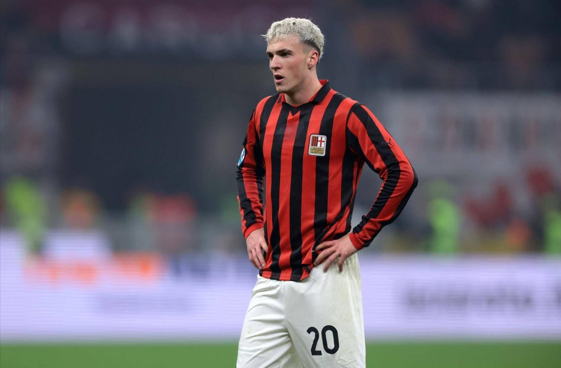 斯基拉：目前尤文从未考虑出售戴维，俱乐部依然对他充满信心（斯基拉：尤文至今无意放走戴维，俱乐部对他信心不减）