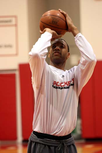 旧将佩内夫患肾癌需要手术，瓦伦西亚为其筹款（佩内夫罹患肾癌需手术，瓦伦西亚发起募捐）