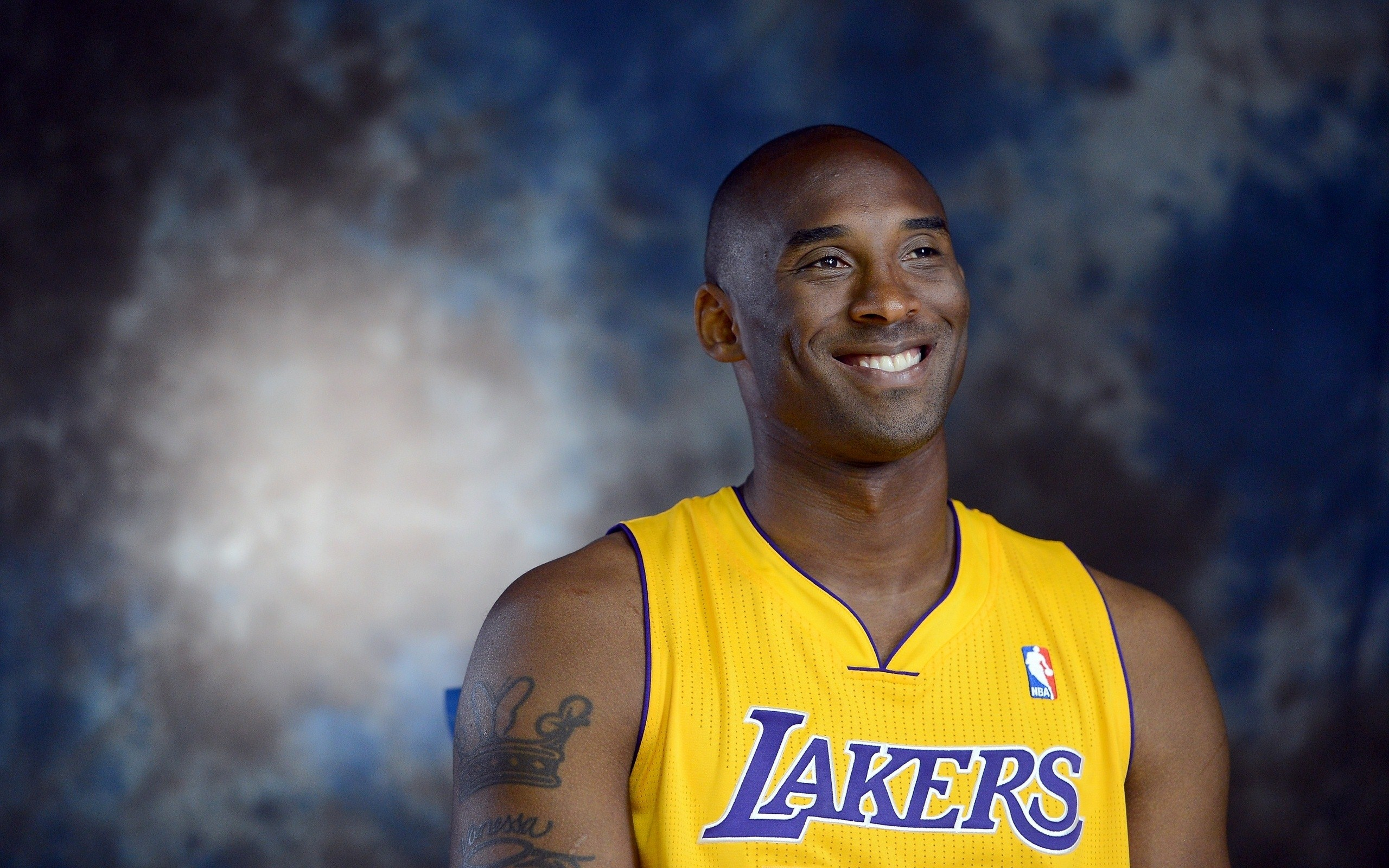 浮嶋敏：无论首发和替补都要为球队做贡献；满意赵松源的表现（浮嶋敏强调首发与替补同样要为球队出力，肯定赵松源的发挥）