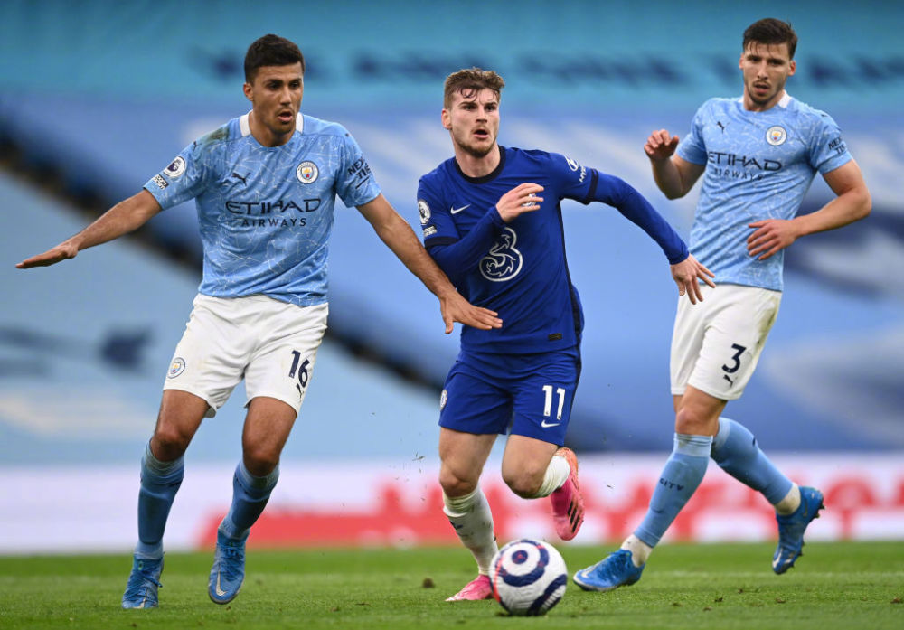 半场：多特0-0汉堡，双方共1次射正，卡帕尔多头球中框（半场战报：多特0-0汉堡，双方仅1次射正，卡帕尔多头球中柱）