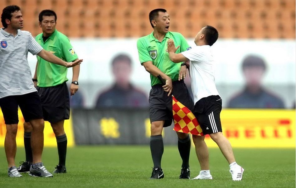 国际邀请赛落幕强队交锋（国际邀请赛谢幕，强队巅峰对决）